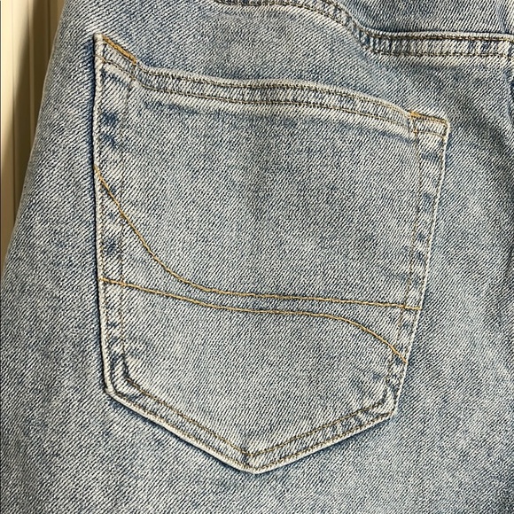 Hollister Men’s Denim Shorts Loose Epic Flex Light Size W32 - Picture 4 of 6